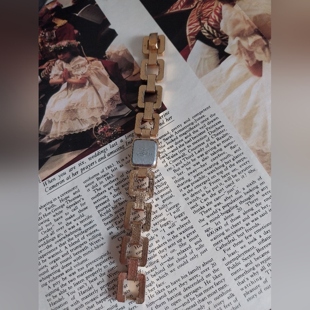 Watch Collection with Vibrant Colors - Picture 13 of 15